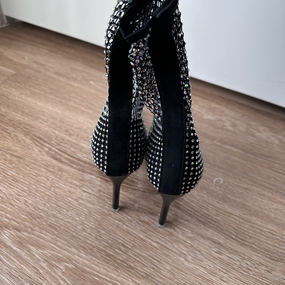 Heels - Picture 5 of 6